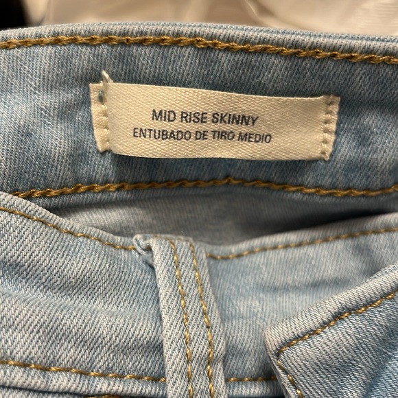 Light Jeans - Picture 3 of 3